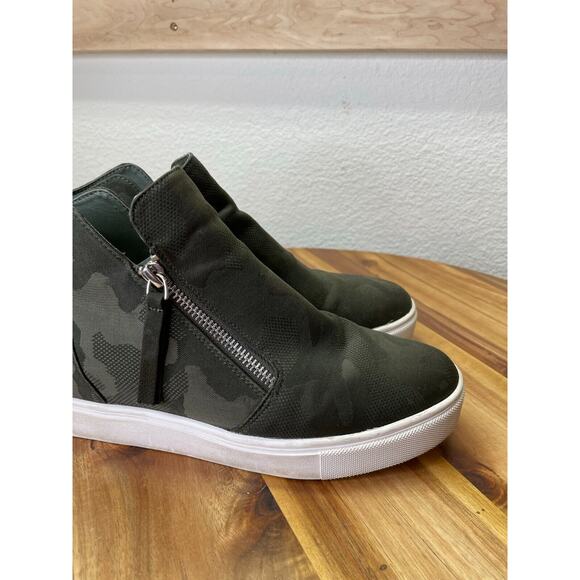 Steve Madden Shoes Womens 8.5M Caliber Black Upper White Sole Flat Camo Two Tone - Picture 8 of 11